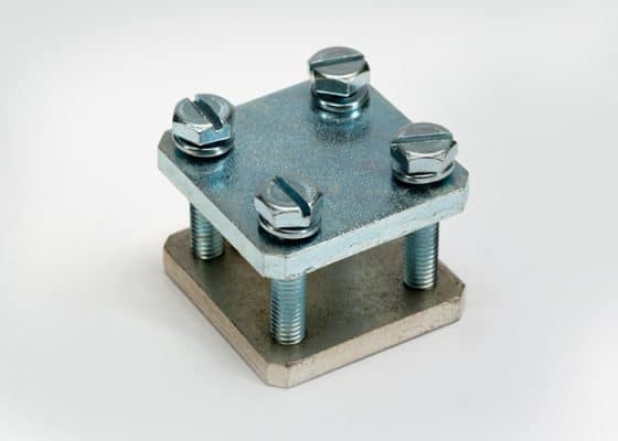 Flat connection clamps